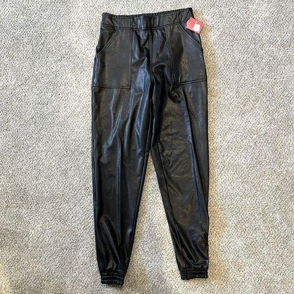 NWT ~ SPANX ~ Faux Leather Jogger Pants ~ Black ~ S - Picture 2 of 4